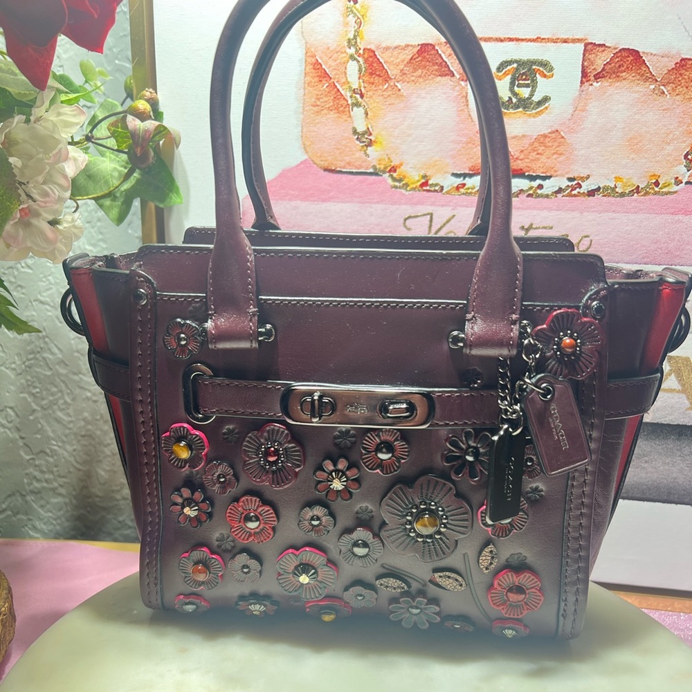 Coach Swagger 21 In Willow Floral NWOT - Picture 8 of 12